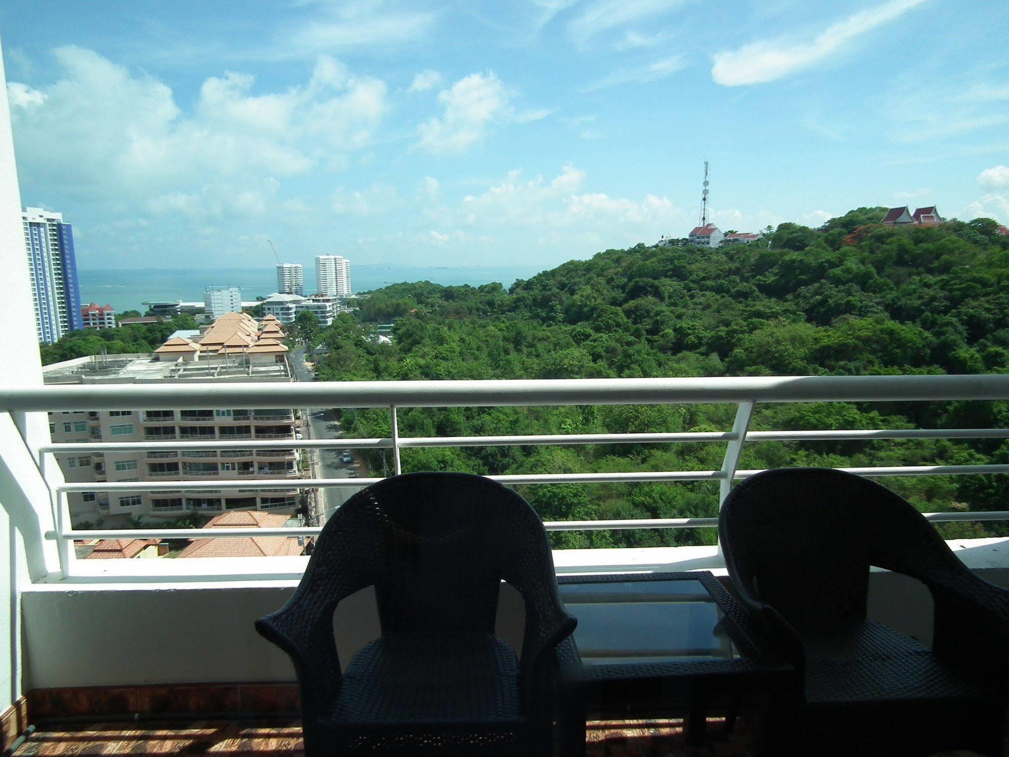 Abricole At Pattaya Hill Lejlighed Eksteriør billede